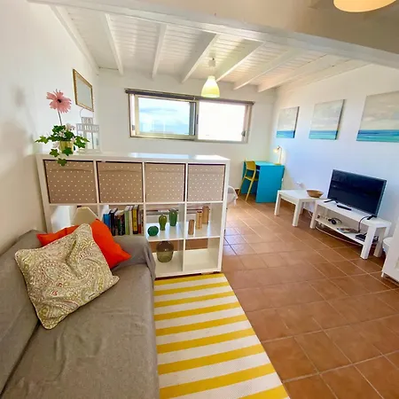 The Summer Treat Shared Compartido Guest house